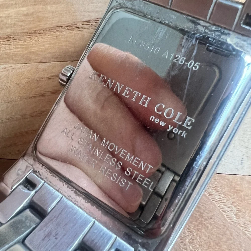 Kenneth Cole New York mens brown dial silver tone dress watch NEW BATTERY